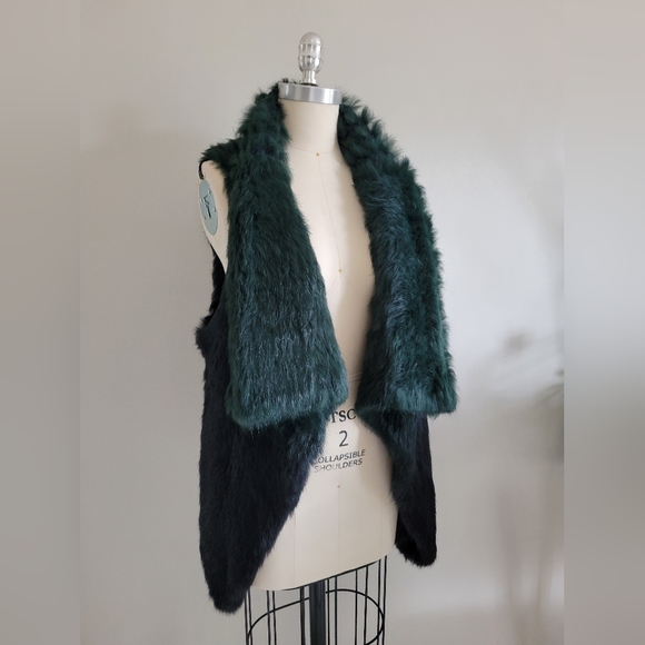 BNWT RUDSAK knit rabbit fur vest ombre green and black - Picture 1 of 14